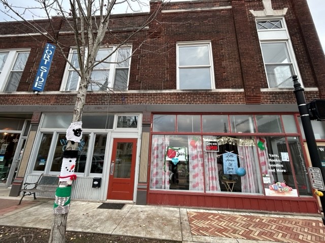 129 1/2 West Broadway Street - 1